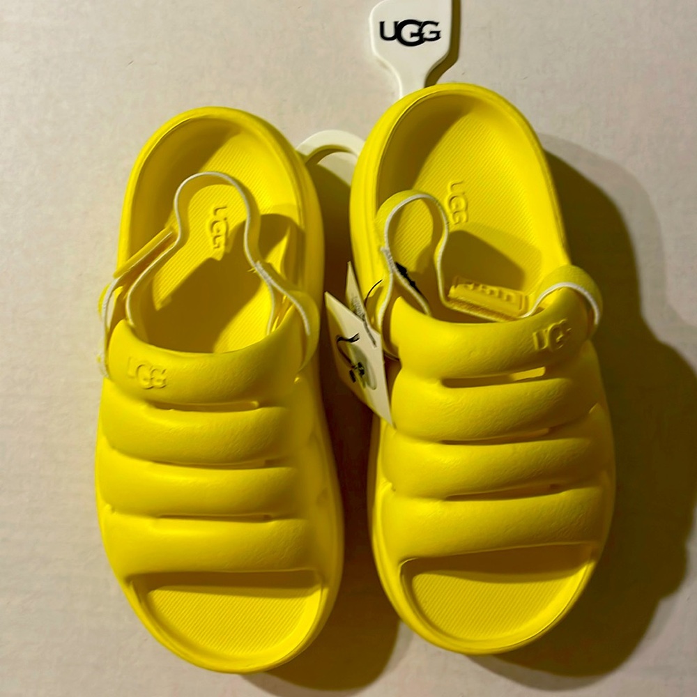 Toddler girl Ugg sandals